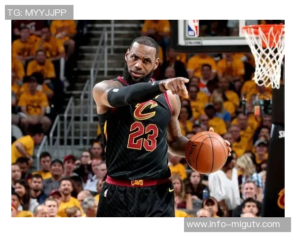 詹姆斯赛后采访时佩戴骑士冠军戒指展现永恒荣耀与不屈精神